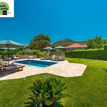 Vila Vergatum-Privacy,Gym,Billiards,Table Tennis Donji Brgat エクステリア 写真