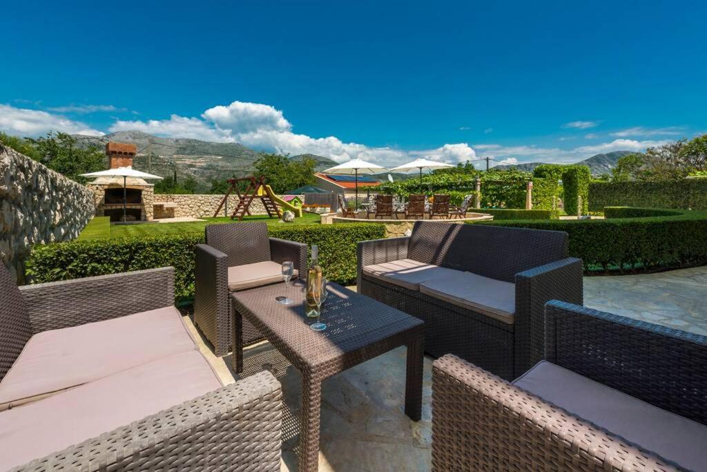 Vila Vergatum-Privacy,Gym,Billiards,Table Tennis Donji Brgat エクステリア 写真
