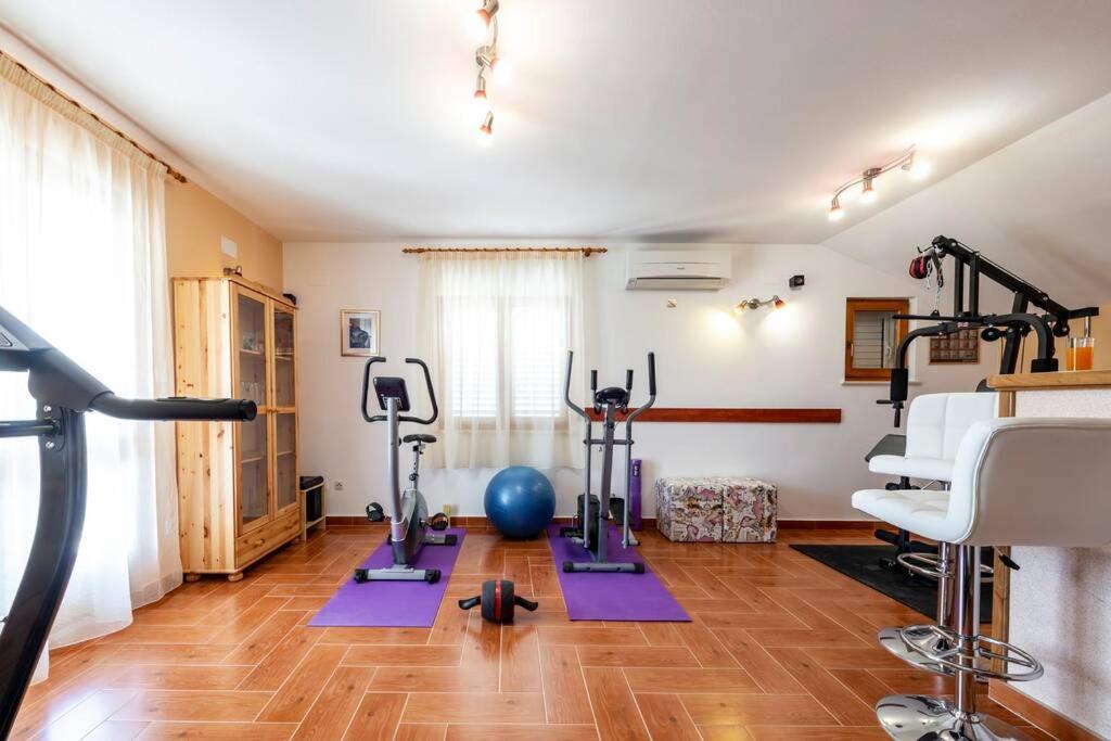 Vila Vergatum-Privacy,Gym,Billiards,Table Tennis Donji Brgat エクステリア 写真